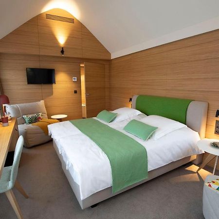 B-Lodge Boutique Hotel 루베인라누브 외부 사진