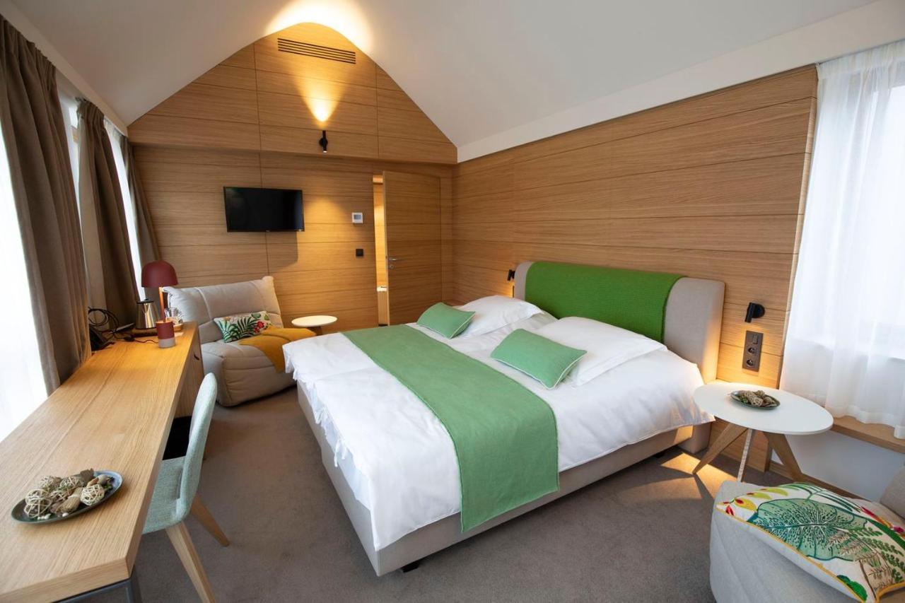 B-Lodge Boutique Hotel 루베인라누브 외부 사진