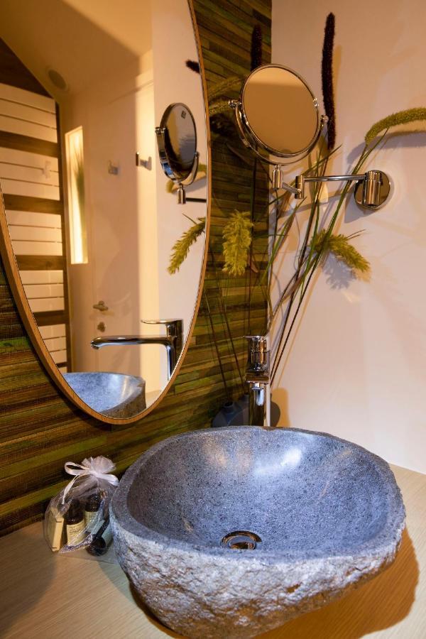 B-Lodge Boutique Hotel 루베인라누브 외부 사진